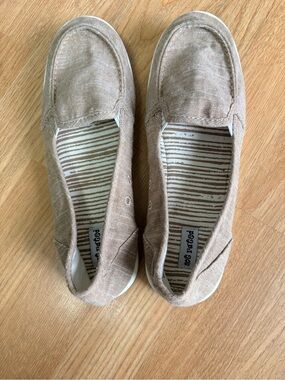 Women’s Not Rated Tan Canvas Slip-On Loafers size 9